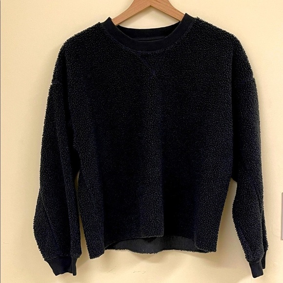 American Eagle Outfitters Tops - American Eagle Charcoal Gray Fleece Cropped Pullover Sweatshirt, Size M